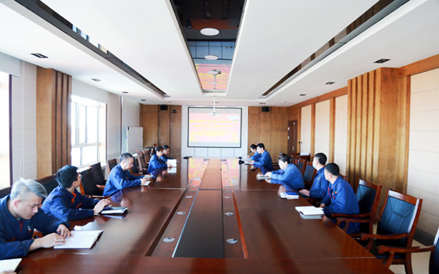 標題：華德牧草公司召開深入貫徹中央八項規定精神學習教育動員部署會暨2025年全面從嚴治黨工作會議
瀏覽次數：122
發表時間：2025-04-07